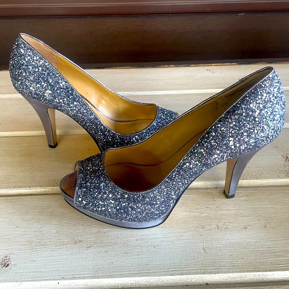 Nine West Sparkly Gray Platform Heels, in size 10 women’s.